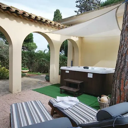 Дом отдыха Two-bedroom Holiday Maxime 0 03 *